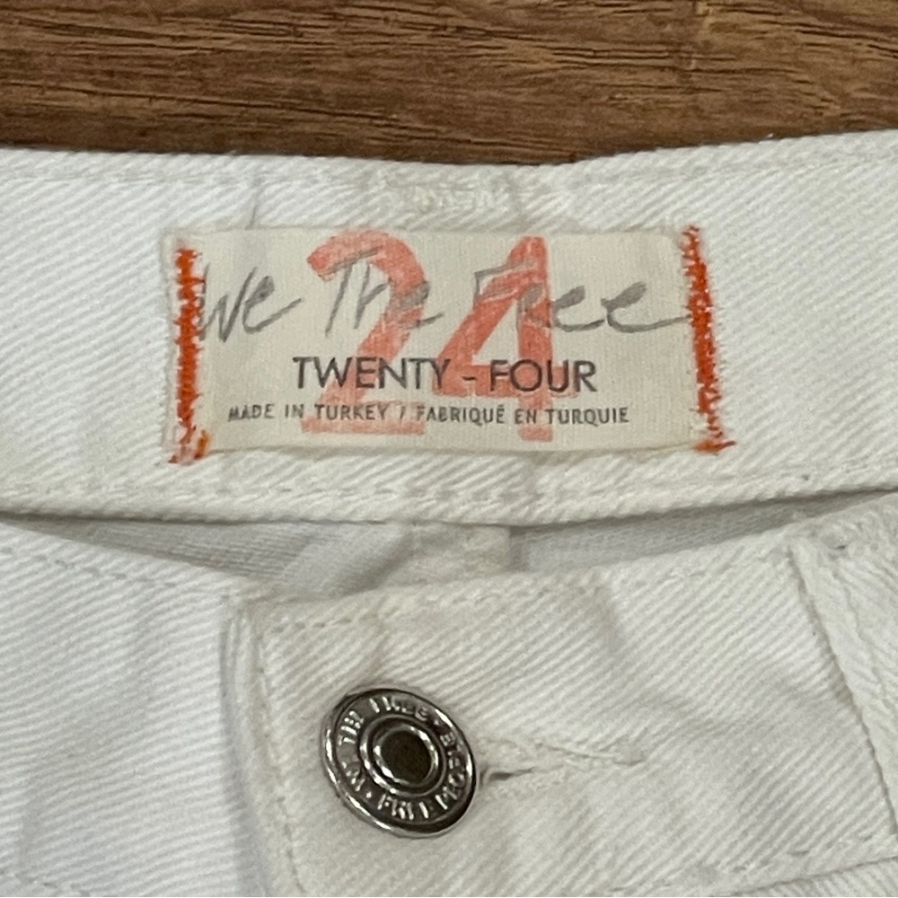 Free People Maggie White‎ Mid-Rise Distressed Raw Hem  Jeans Cropped Straight 24 - Picture 4 of 7